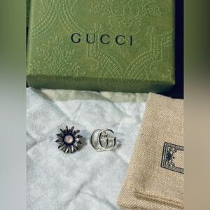 Gucci double G flower earrings new